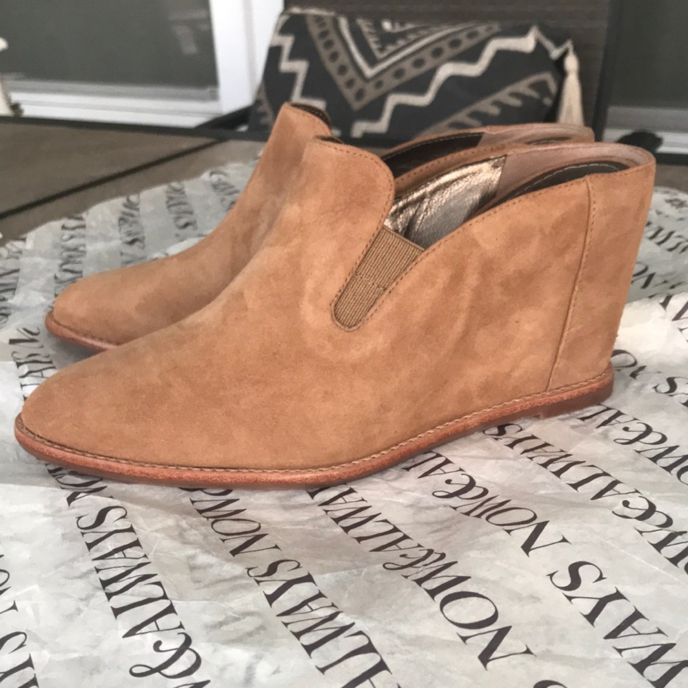 NEW Johnston & Murphy Suede Slide Wedge Shoe 7.5 M